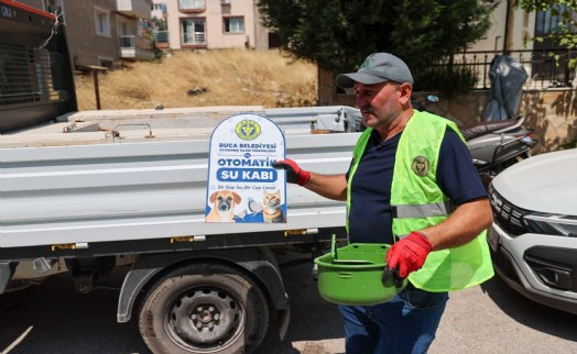 Buca'da sokak hayvanlarına can suyu:  Parklara otomatik su kapları yerleştirildi