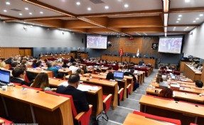 Büyükşehir Meclisi'nde CHP'den YENİ Parti'ye dikkat çeken sözler: Gün gelecek zafer halayına duracağız!