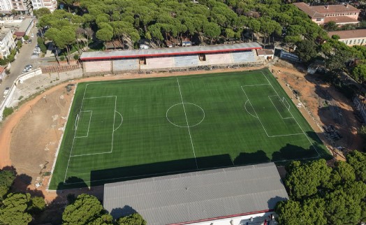 Büyükşehir’den Ödemiş Saraçoğlu Stadı’na yepyeni zemin