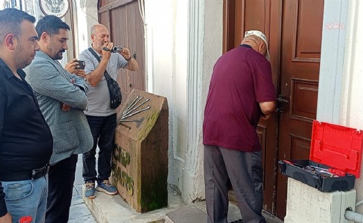 CHP Kars İl Başkanlığı'nın kapısı çilingirle açıldı