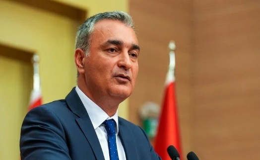 CHP Parti Sözcüsü Sarı'dan 'Menderes' açıklaması: AK Parti'nin kazanmasının nedeni, süreci kötü yöneten YENİ Partili yöneticilerdir!