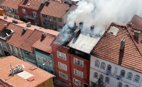Çatı katında çıkan ucuz atlatıldı!
