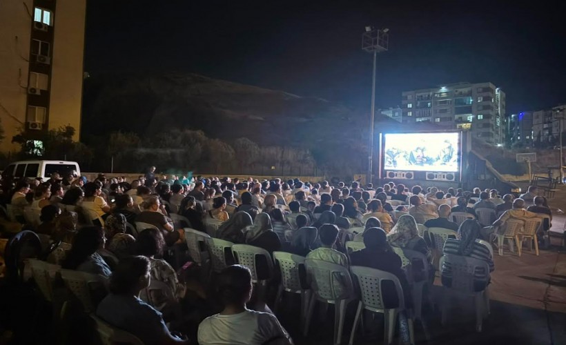 Çiğli’de Mahalle Sinema Günlerine büyük ilgi