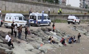 Dalgalara kapılan kardeşlerden biri öldü, diğeri aranıyor!