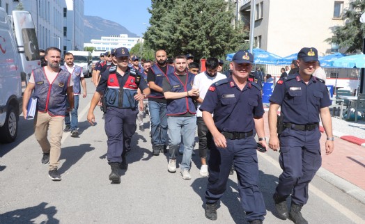 Denizli'de 4 milyon liralık vurgun! 8 şüpheliye 5 ilde eş zamanlı operasyon