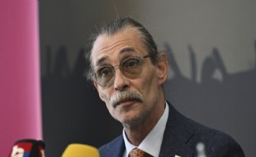 Erdal Beşikçioğlu görevden uzaklaştırıldı