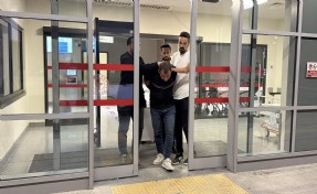 Eski eşini sokak ortasında bıçakla ağır yaralayan cani yakalandı