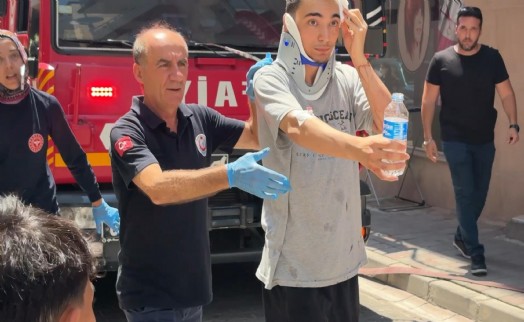 Evini ilaçlarken çamaşır makinesi patladı: 1'i ağır 2 yaralı