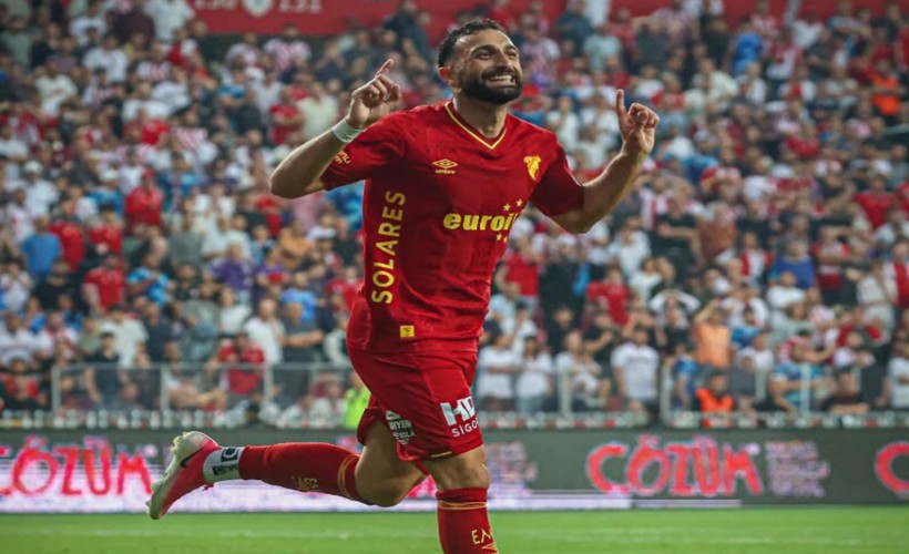 Göz-Göz Galatasaray önünde ilklerin peşinde!