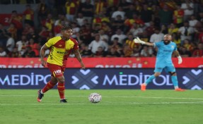 Göztepe evinde Gençler'e mağlup!
