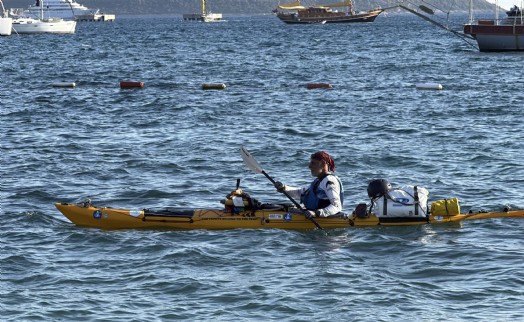 İstanbul’dan kanoyla çıktığı Türkiye yolculuğunda 83 gün sonra Bodrum’a ulaştı