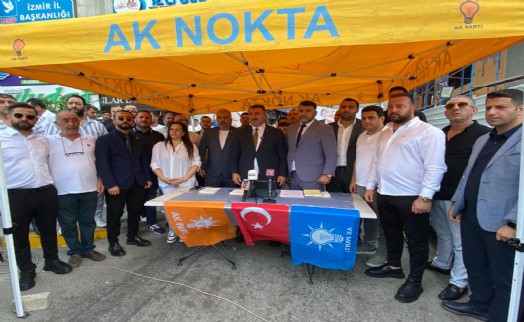 İzmir'de CHP ve diğer partilerden 500 kişi AK Parti'ye katıldı! İlçe Başkanı Başdaş'tan CHP'ye tepki: Konak'ı kaderine terk ettiler