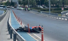İzmir'de devrilen motosikletin sürücüsü Emine hayatını kaybetti
