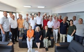 İzmir'de 78 eski ilçe başkanı CHP'den istifa etti