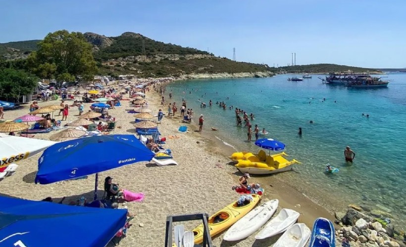 Jandarma'dan Foça'daki 'ücretli' plajlar için 'Patikatan ulaşın' önerisi
