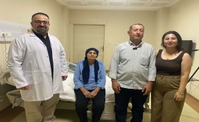 Karın boşluğunda 8 ay taşıdığı kafatası kemiği tekrar yerine yerleştirildi