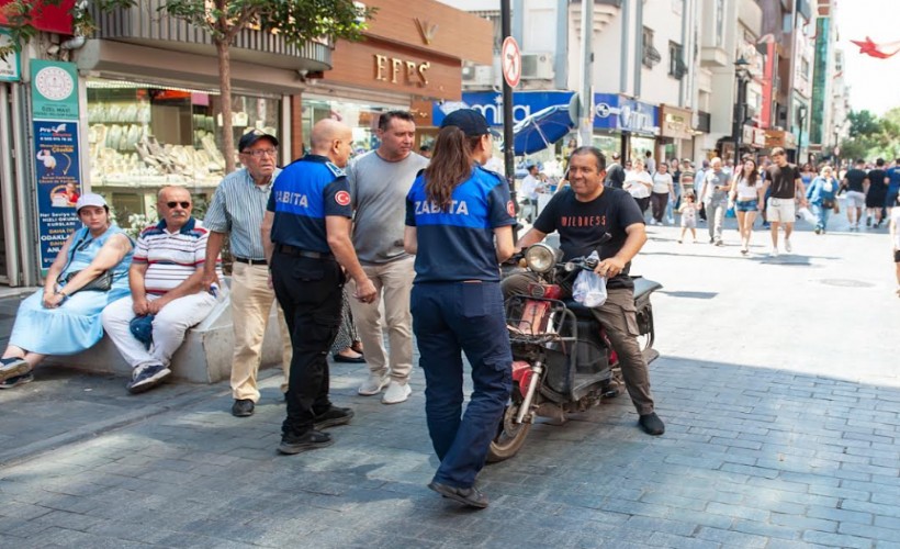 Karşıyaka Çarşısı’nda araç denetimleri sürüyor