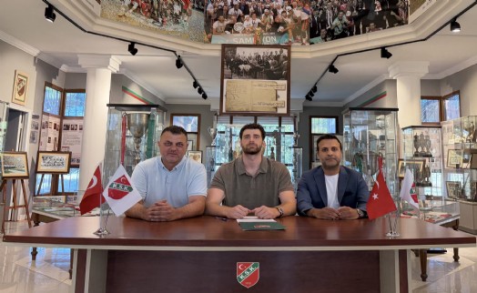 Karşıyaka'da Hakan imzayı attı, ilk yabancı 19:12'de açıklanacak