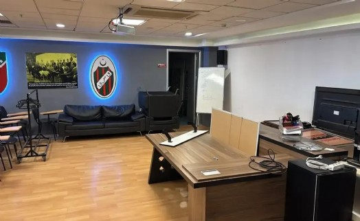 Karşıyaka'da salon için çözüm çıkmadı