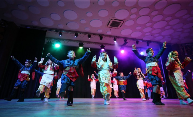 Karşıyaka’da gençlere ücretsiz halk dansları kursu: Kayıtlar başladı