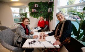 Karşıyaka’nın çınarları ‘Emekli Yaka’da buluşuyor