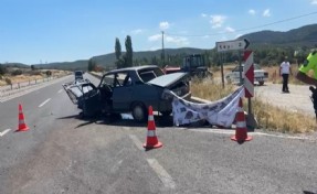 Kavşakta feci kaza. 1 ölü 4 yaralı