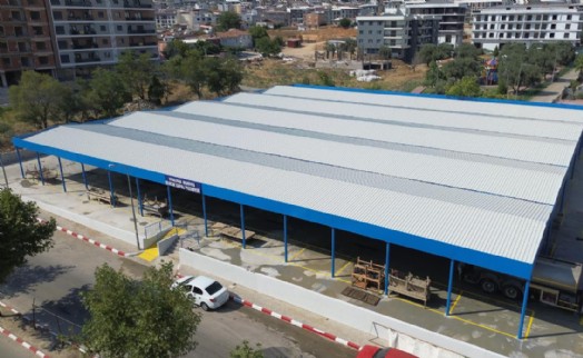 Kemalpaşa Ulucak Pazaryeri yeni yüzüyle hizmette