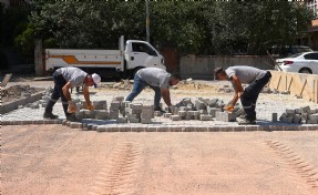 Kemalpaşa’da asfalt seferberliği sürüyor