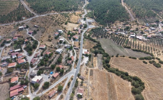 Kınık’ta 5 mahalleyi birbirine bağlayan yollar yenilendi