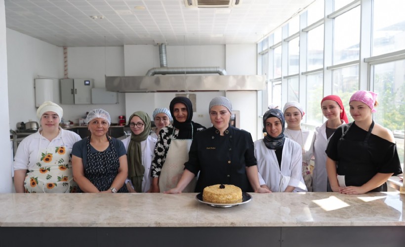 Konaklı kadınlar Temel Pastacılık Eğitimi’yle istihdama katılıyor