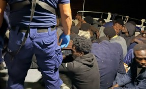 Kuşadası açıklarında 29 kaçak göçmen yakalandı