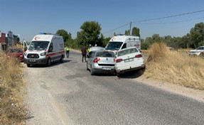 Kütahya’da iki otomobil çarpıştı; 2 yaralı