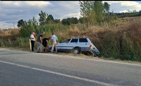 Kütahya’da otomobil şarampole savruldu; 4 yaralı