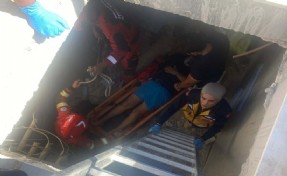 Makine dairesine düşen kişiyi itfaiye ekipleri kurtardı: 5 metre derinlikten çıkarıldı
