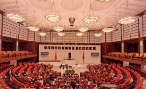 Mecliste sezaryen doğum tartışması: Erkek vekillerin konuşmasına kadınlardan tepki