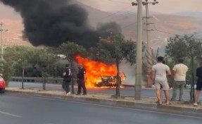 Otomobil seyir halindeyken alev topuna döndü! Kullanılamaz hale geldi