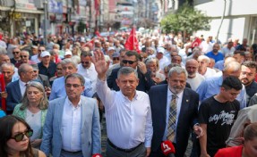Özel'den, CHP'li başkanı AK Parti'ye davet eden Erdoğan'a yanıt: 'Seçim transferle kazanılmaz'