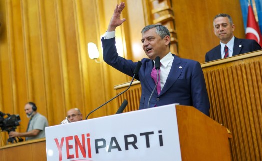 Özgür Özel'den YENİ Parti'ye katılım çağrısı: 'Darbecilerden, butlancılardan, cuntacılardan kurtulun'