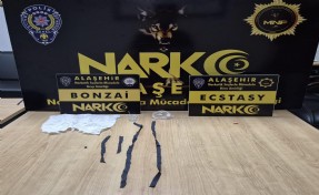 Polisi görünce kaçmaya çalıştı, üzerinden uyuşturucu çıktı
