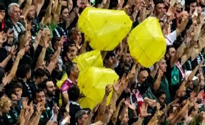 Sarı torba sallayan Kocaelispor taraftarlarına ev hapsi kararı!
