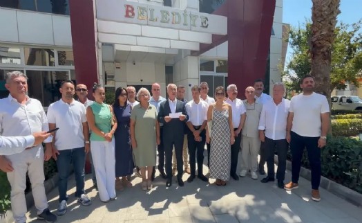 Seferihisar’da YENİ Parti’ye toplu katılım: Başkan Vekili Gümüş ve meclis üyeleri kararını açıkladı