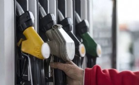 Tabela bir kez daha değişti: Motorinin ardından benzine de zam geldi