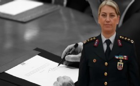 Türk Hava Kuvvetleri'nin ilk kadın generali