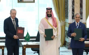 Türkiye, Suudi Arabistan ve Pakistan arasında ortak savunma anlaşması' imzalandı