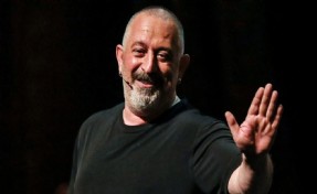 Ünlü Komedyen Cem Yılmaz hastaneye kaldırıldı