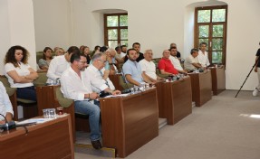 Urla’da yeni dönem: Çoğunluk 22 üyeyle YENİ Parti'ye geçti