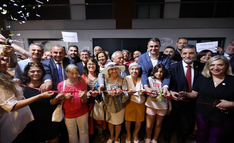 YENİ Parti Narlıdere İlçe Binası açılışında İzmirli vekillerden dikkat çeken açıklamalar