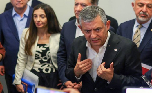 YENİ Parti lideri Özel, hukukçu vekilleriyle Çerçeve Yasa’yı değerlendirdi: ‘Sözümüzün arkasında duracağız’