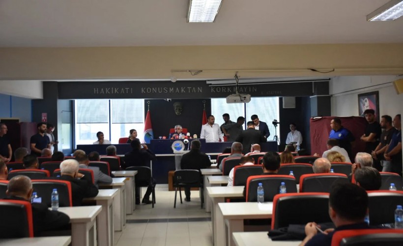 YENİ Parti’de ilk istifa Menderes’ten geldi