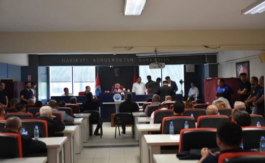 YENİ Parti’de ilk istifa Menderes’ten geldi